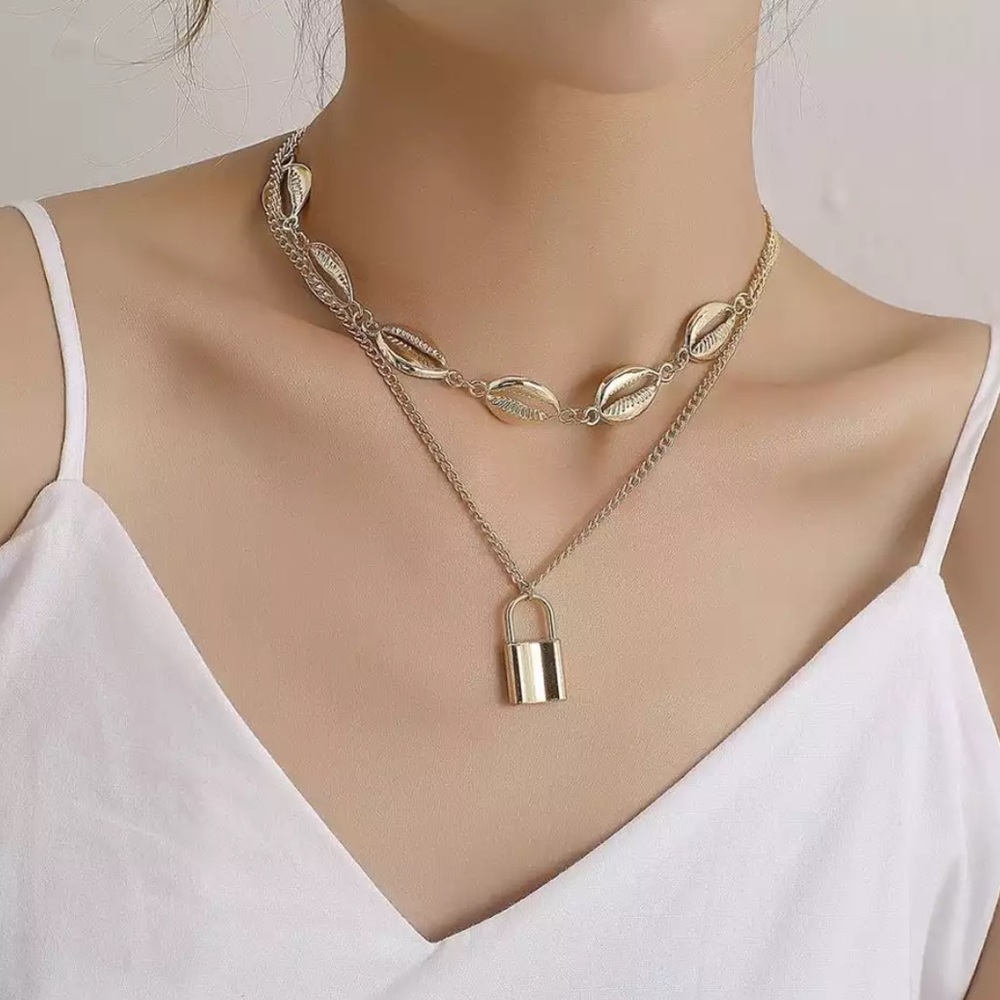 NEW 🌸 Gold Double strand shell padlock necklace